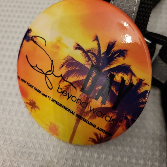 Book Lovers Con Nashville 2020 Sylvia Day Promotional Laptop Bag and Pin - Picture 2 of 8